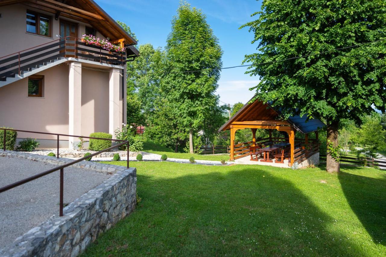 Apartment Sara Rakovica Exterior foto